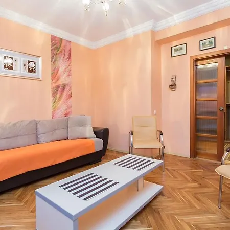 Centre ,ploshad Pobedy,metro Apartment *